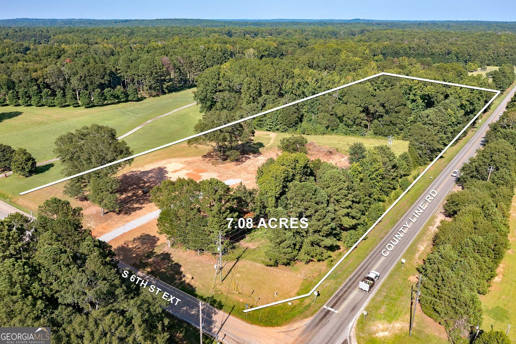 Beautiful estate lot with mature trees and natural privacy barriers. Building pad is done and yard area cleared. Lot is approved for a traditional septic system. Zoned R1-Residential. Located in an area of large tracts with stately homes.