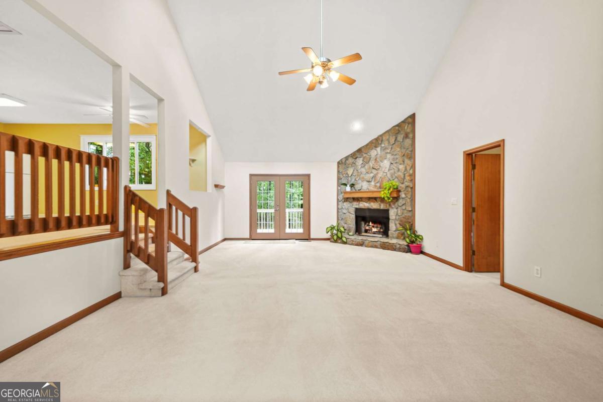 559 Farmbrook TRL NE