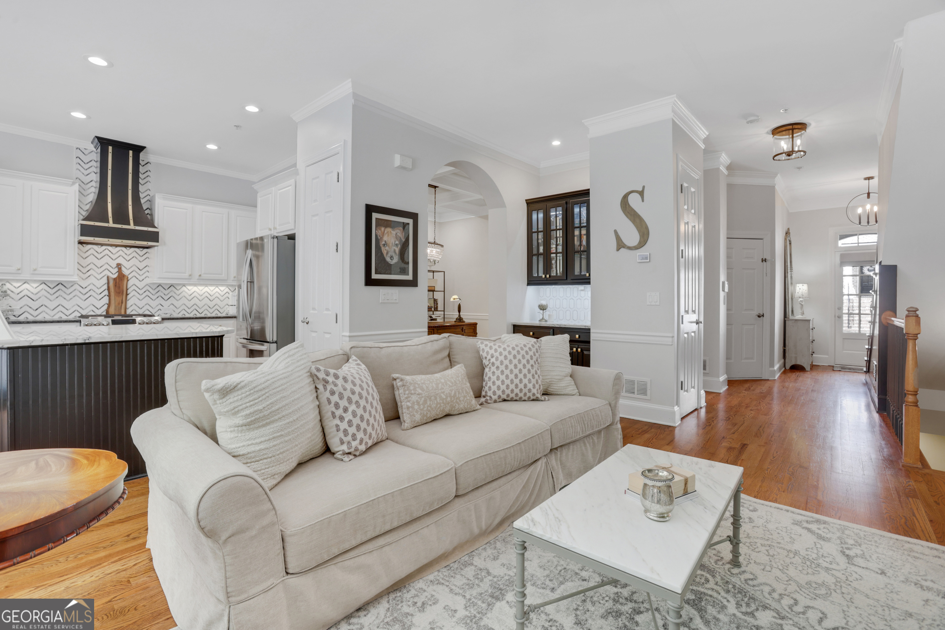 2555 Milford LN
