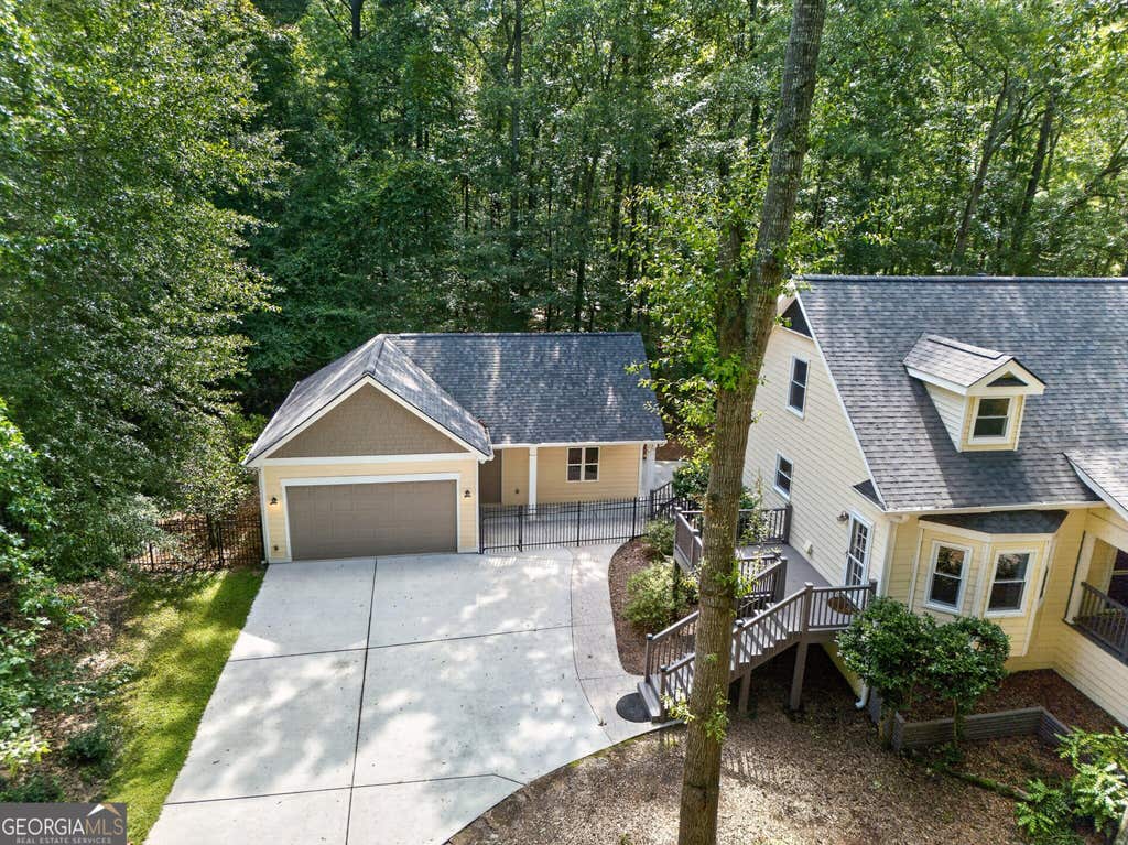Photo of 121 Broom Boulevard, Fayetteville, GA 30215 (MLS # 10822105)