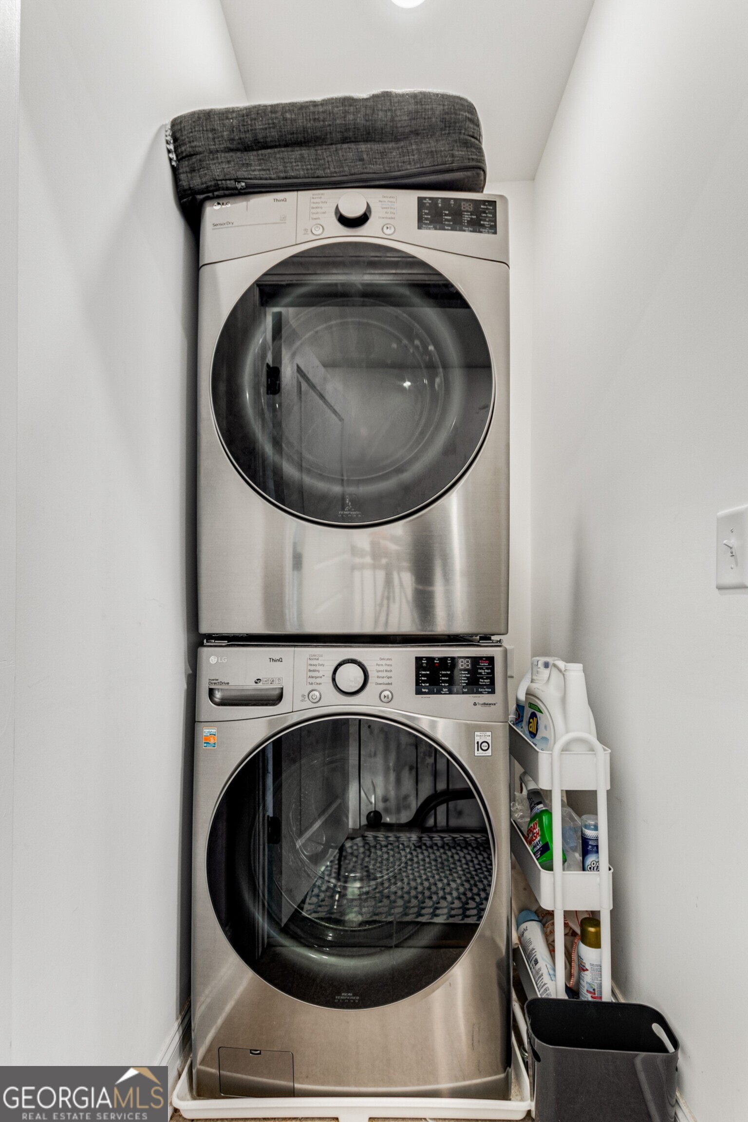 Atlanta, Georgia 30339, United States, 3 Bedrooms Bedrooms, ,4 BathroomsBathrooms,Residential,Active,28489