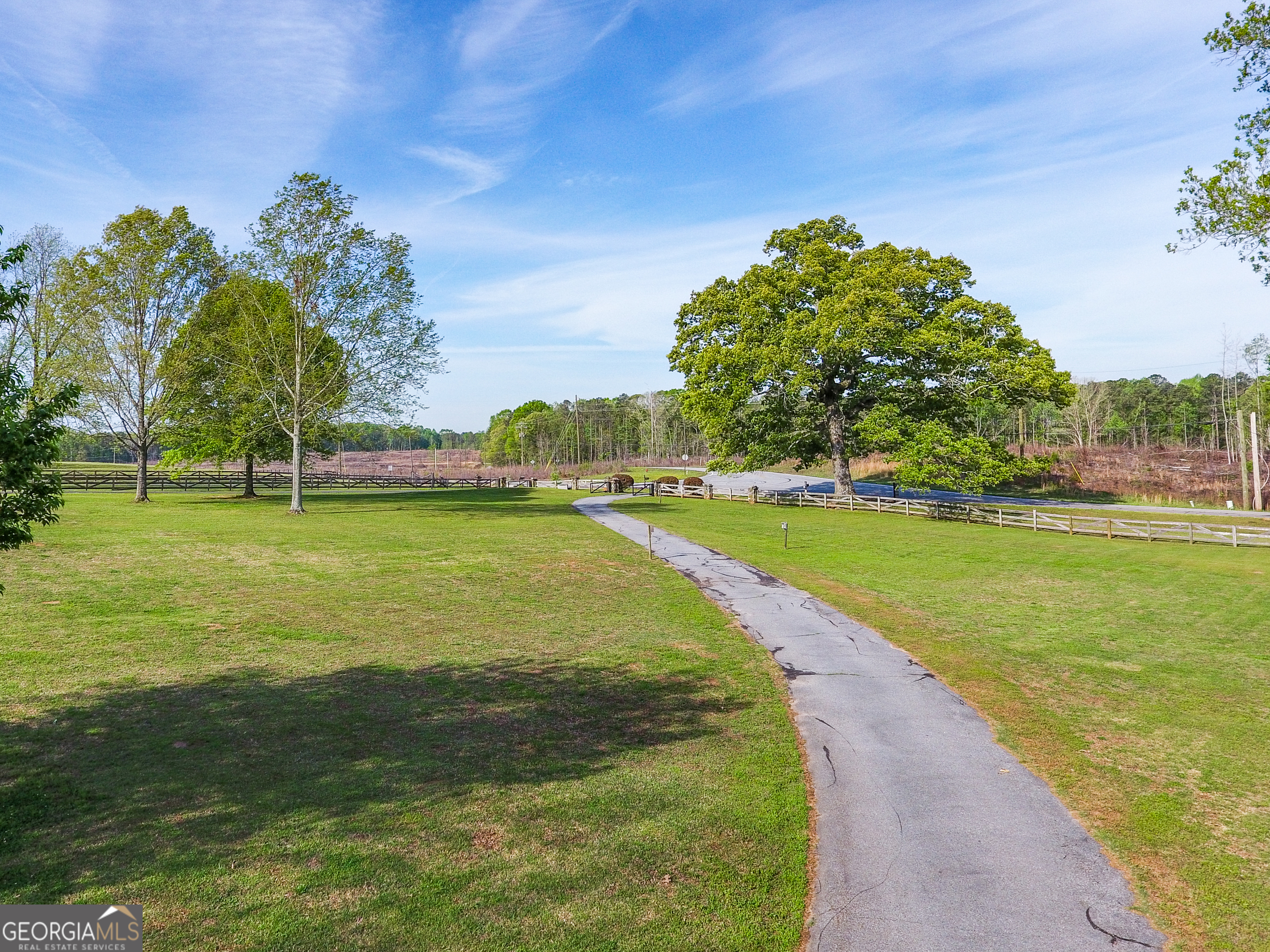 2117 W Grantville RD