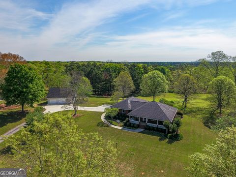 2117 W Grantville RD Grantville GA 30220