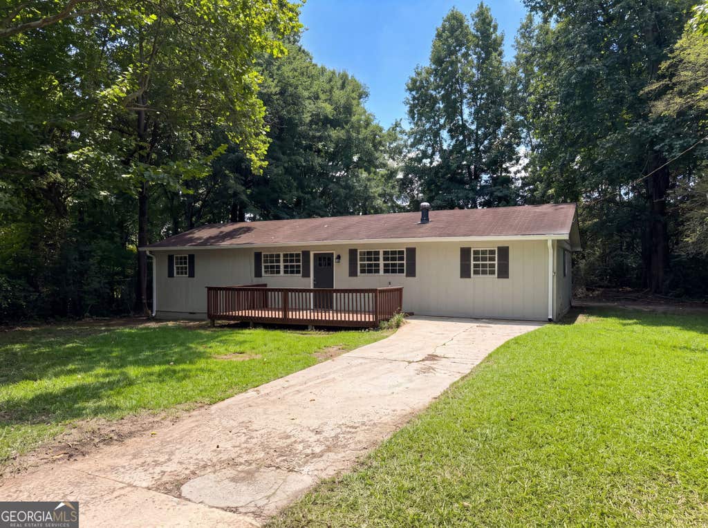 Photo of 3704 Meadowview Drive, Lithia Springs, GA 30122 (MLS # 10830282)