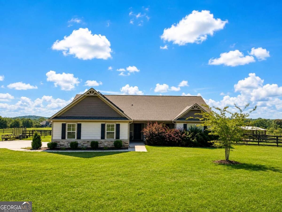4404 Smokey Rd
