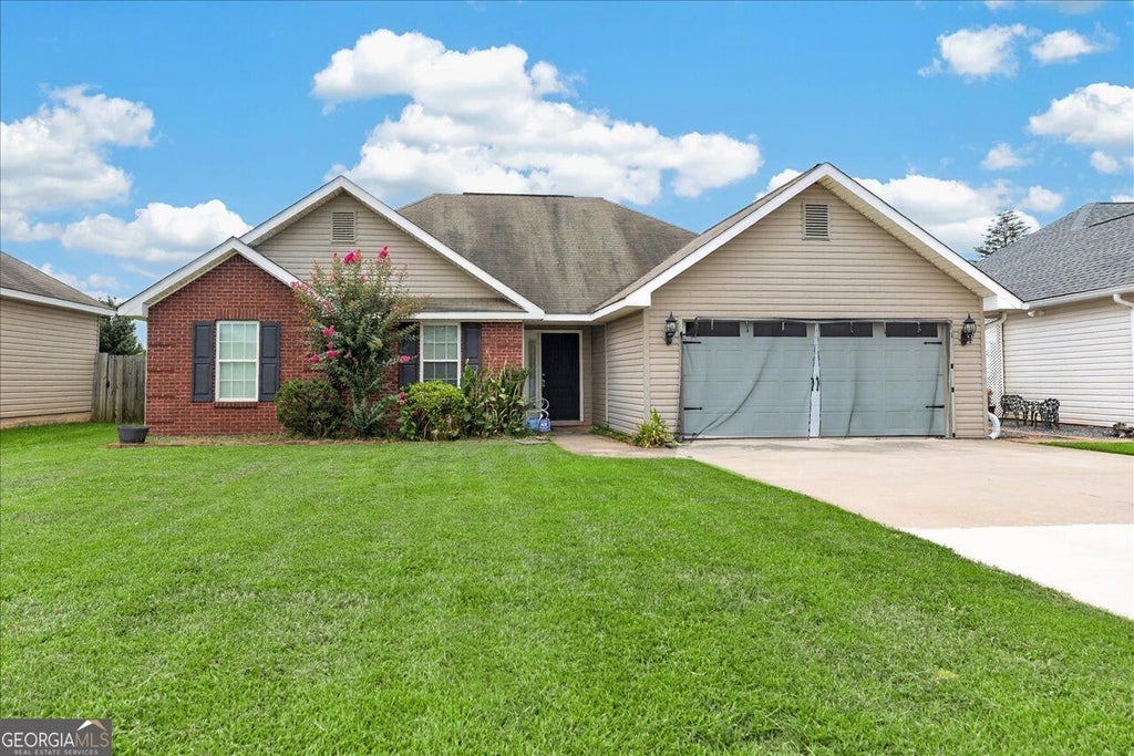 Photo of 707 Madison Place Parkway, Byron, GA 31008 (MLS # 10840893)