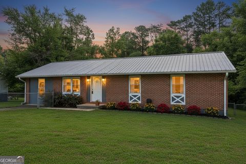 Photo of 393 Wisteria Road, Lafayette, GA 30728 (MLS # 10674535)