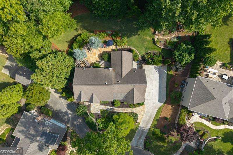 1018 Redfield LN