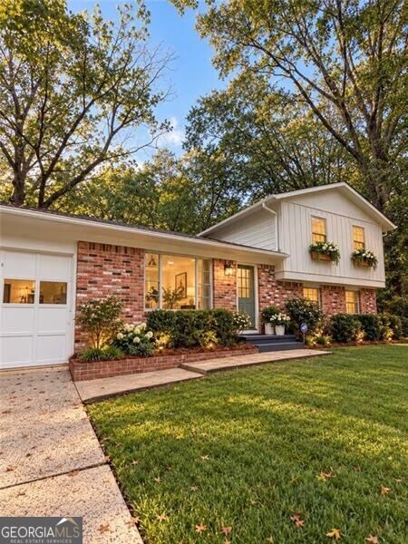 Photo of 1655 Mohawk Place SE, Smyrna, GA 30080 (MLS # 10867936)