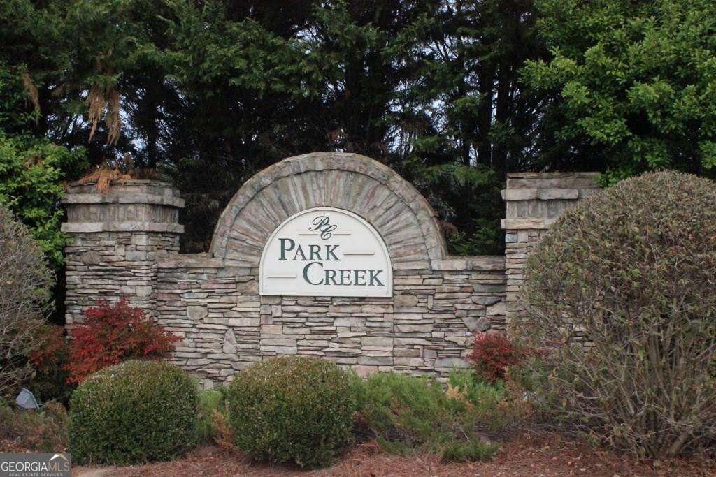 Park Creek - Land