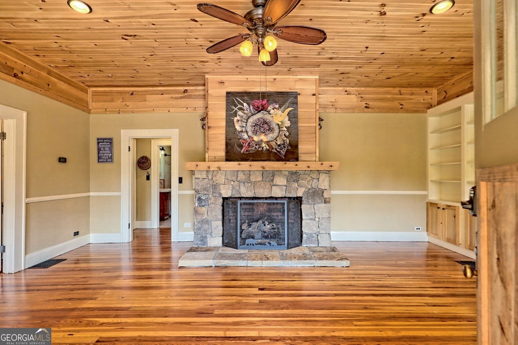 Photo of 493 Valley Street, Clayton, GA 30525 (MLS # 10841376)