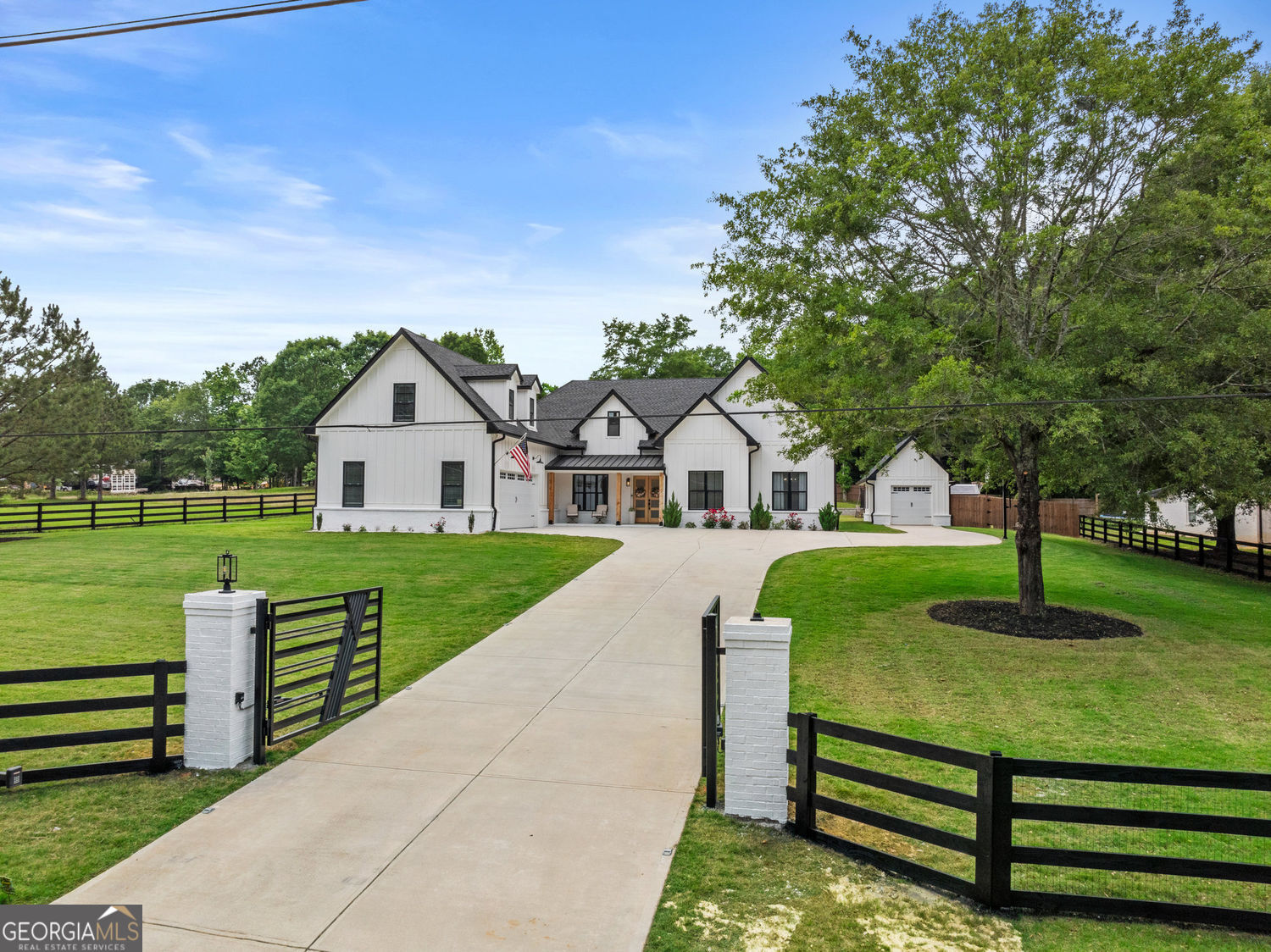 245 Mitchell RD