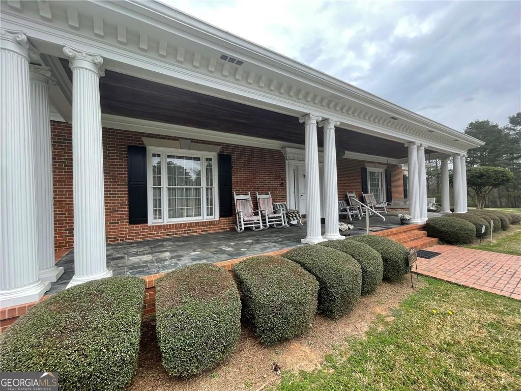 3355 Smithtown RD