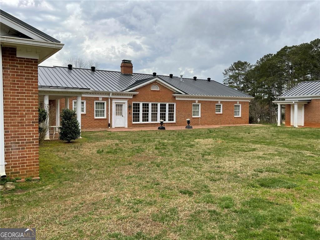 3355 Smithtown RD