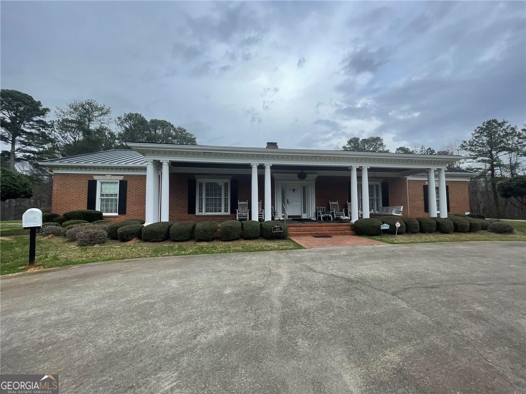 3355 Smithtown RD