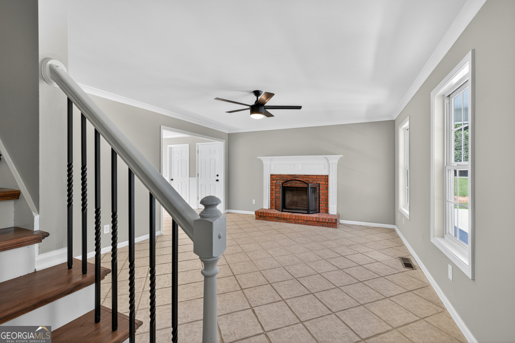 883 Windward RD