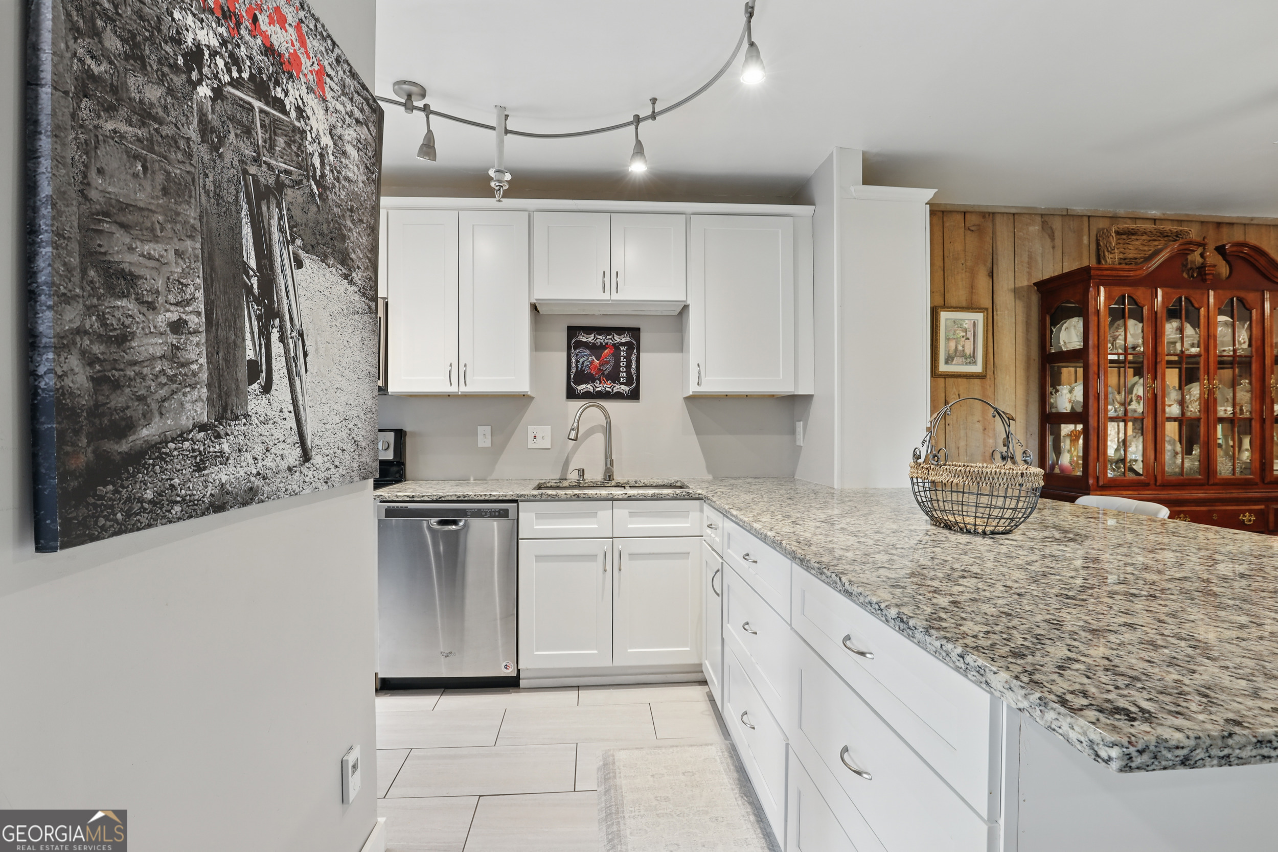 251 Shakespeare DR 332