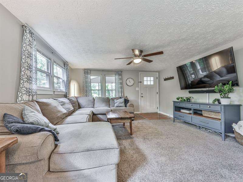 543 S Holly Springs RD