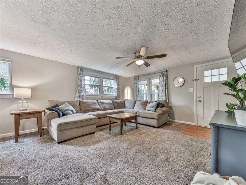 543 S Holly Springs RD