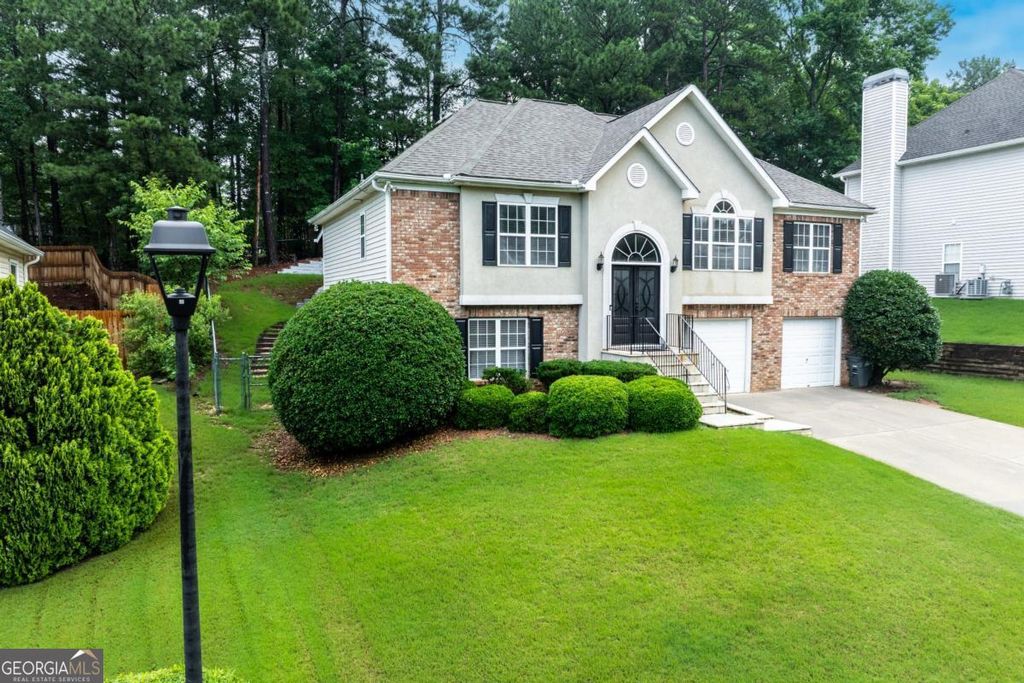 Photo of 1041 SE Soaring Drive, Marietta, GA 30062 (MLS # 10784137)