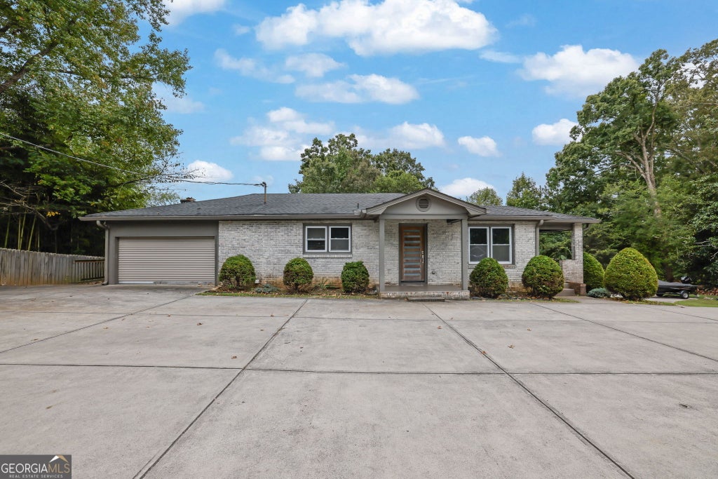 Photo of 5638 Lake Acworth Drive NW, Acworth, GA 30101 (MLS # 10851223)