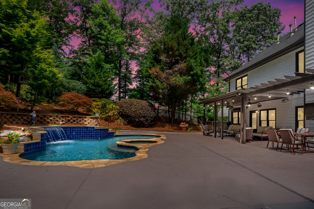 Photo of 1105 Regiment Drive NW, Acworth, GA 30101 (MLS # 10793151)