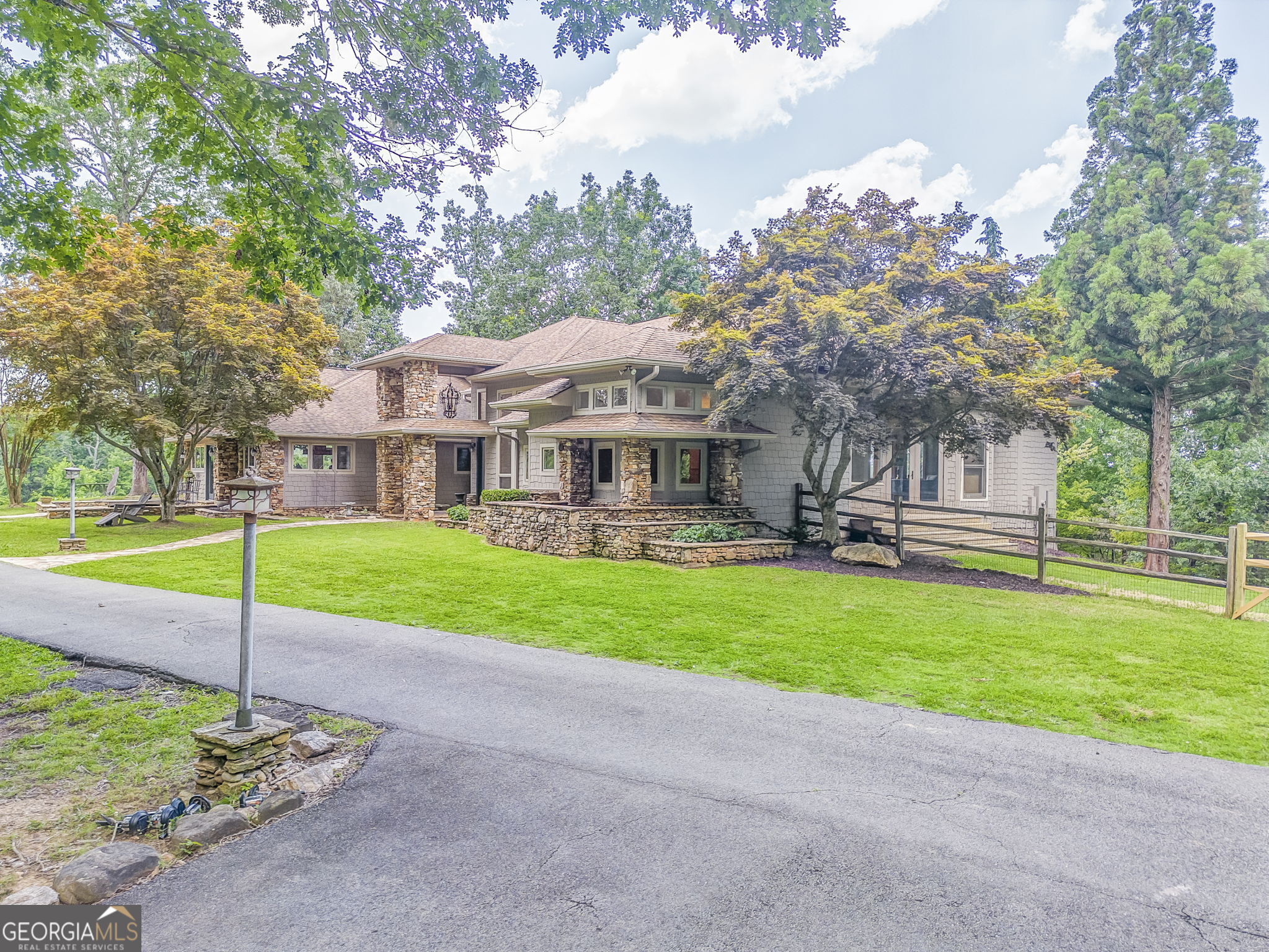 2547 Grandview RD