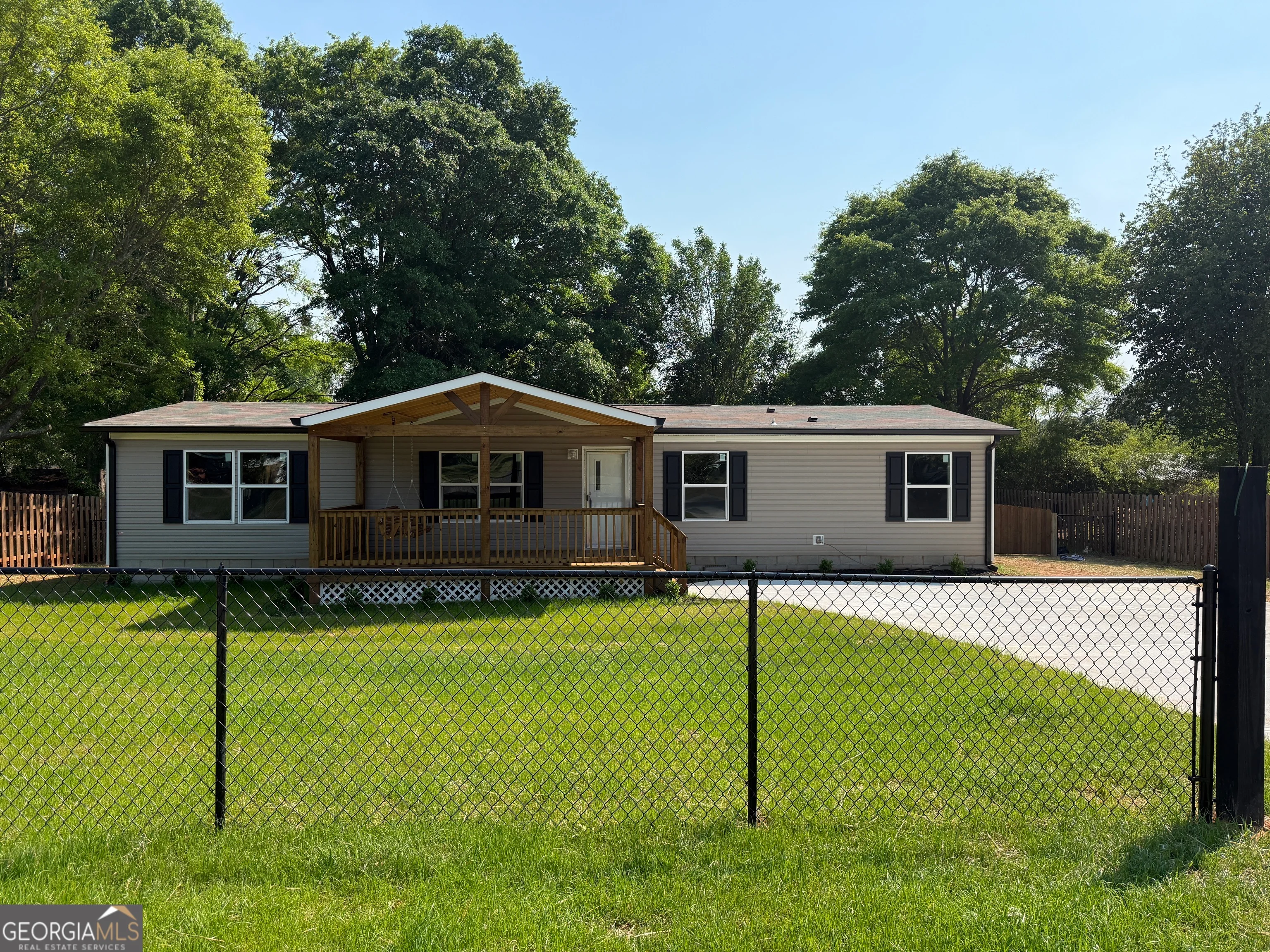 103 Skyland Drive E