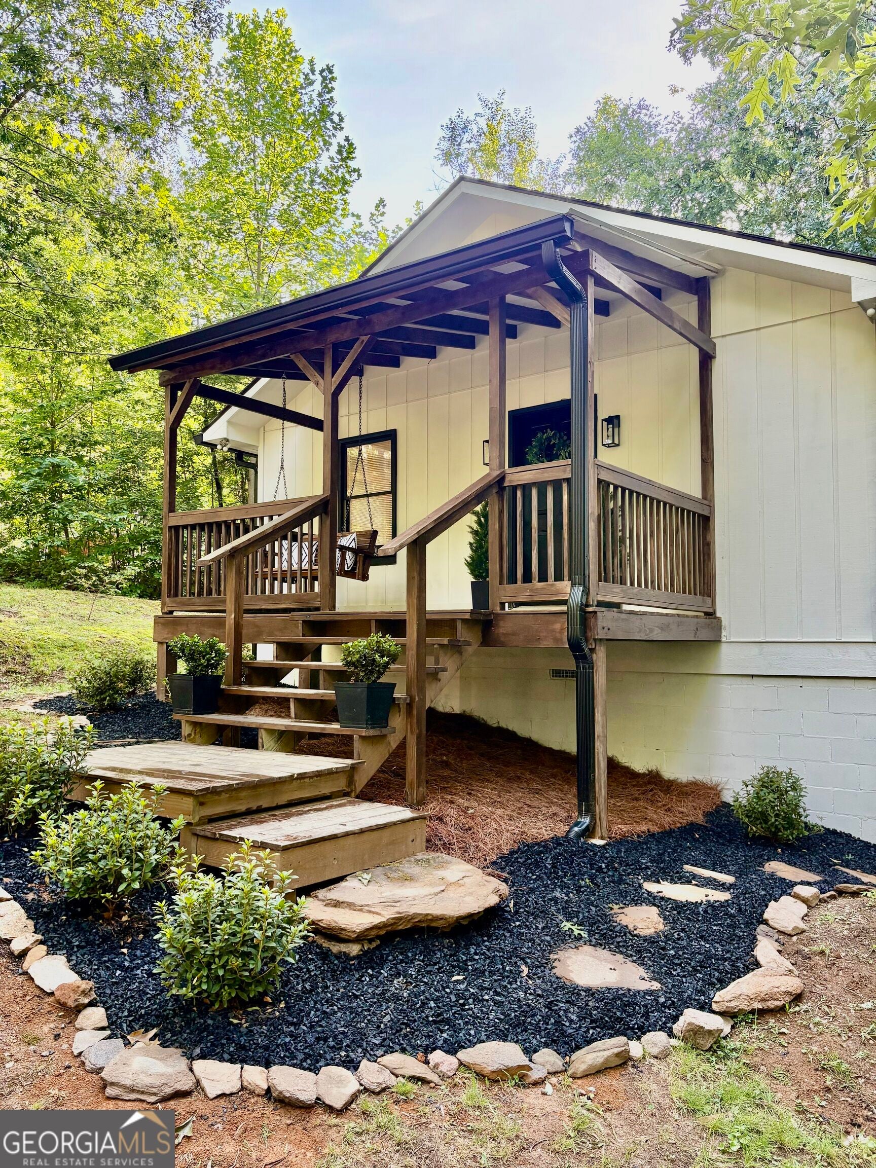 56 Carin LN