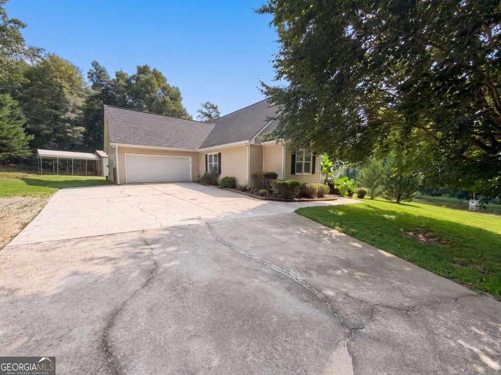 Photo of 249 Griffin Mountain Trail NE, Conyers, GA 30013 (MLS # 10826952)