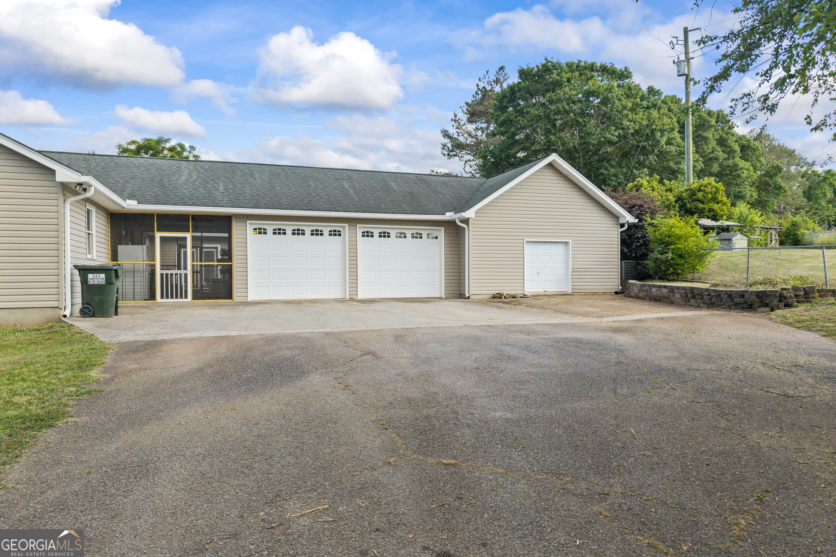 976 Shoal Creek RD