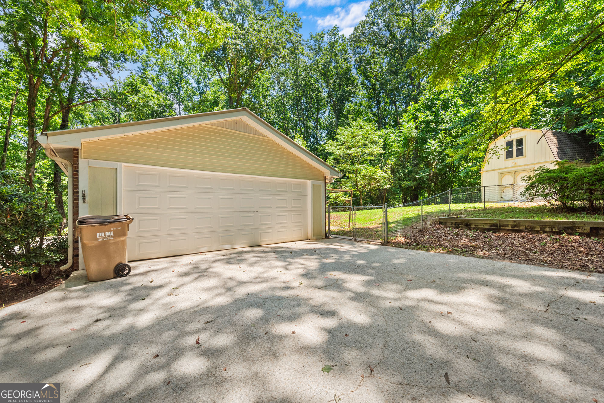 4848 Red Oak DR