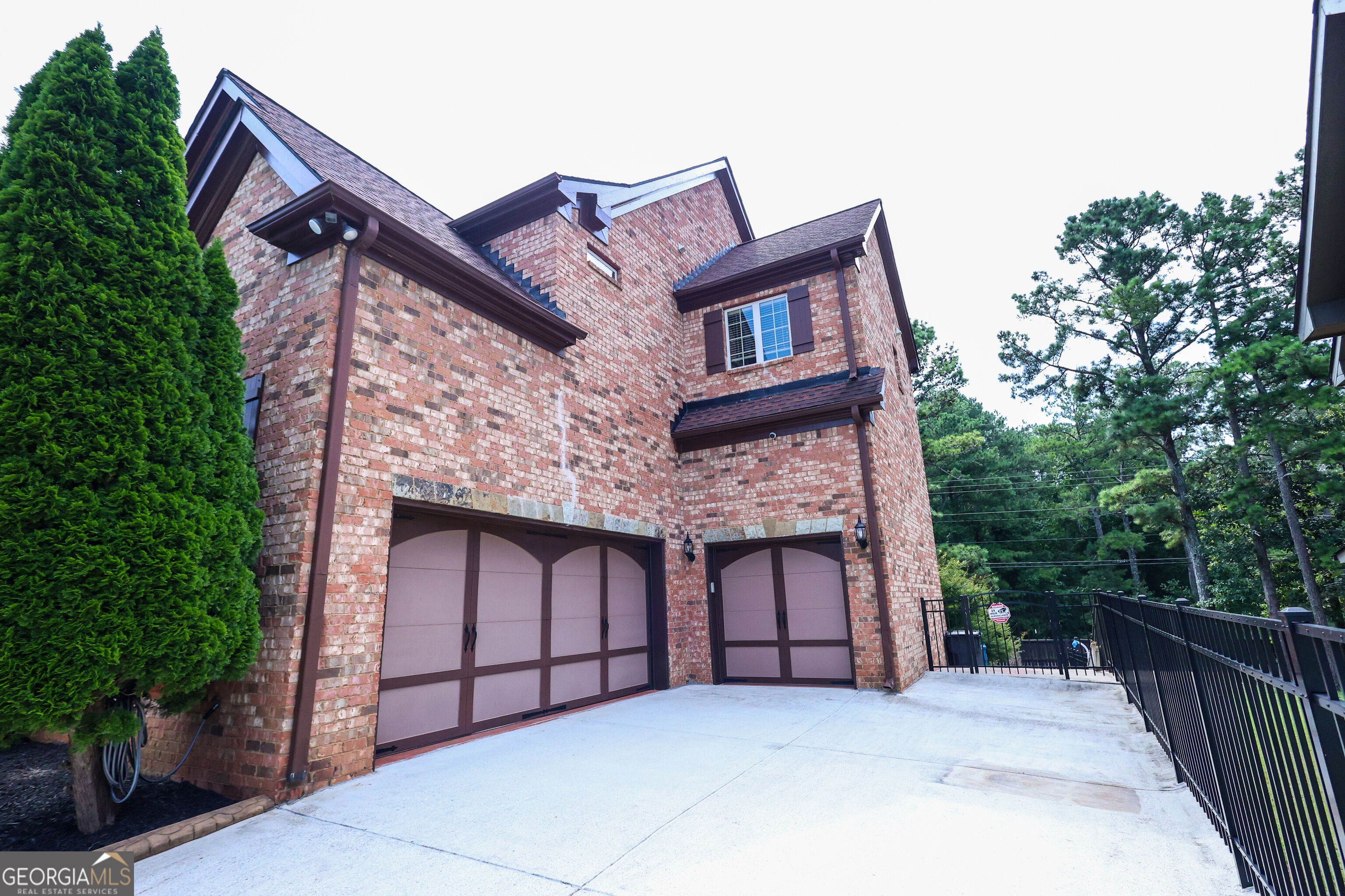 2389 Apalachee Crucis LN