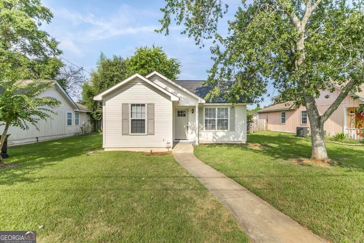 Photo 1 of 30 — 305 Johnson RD, Warner Robins, GA 31093
