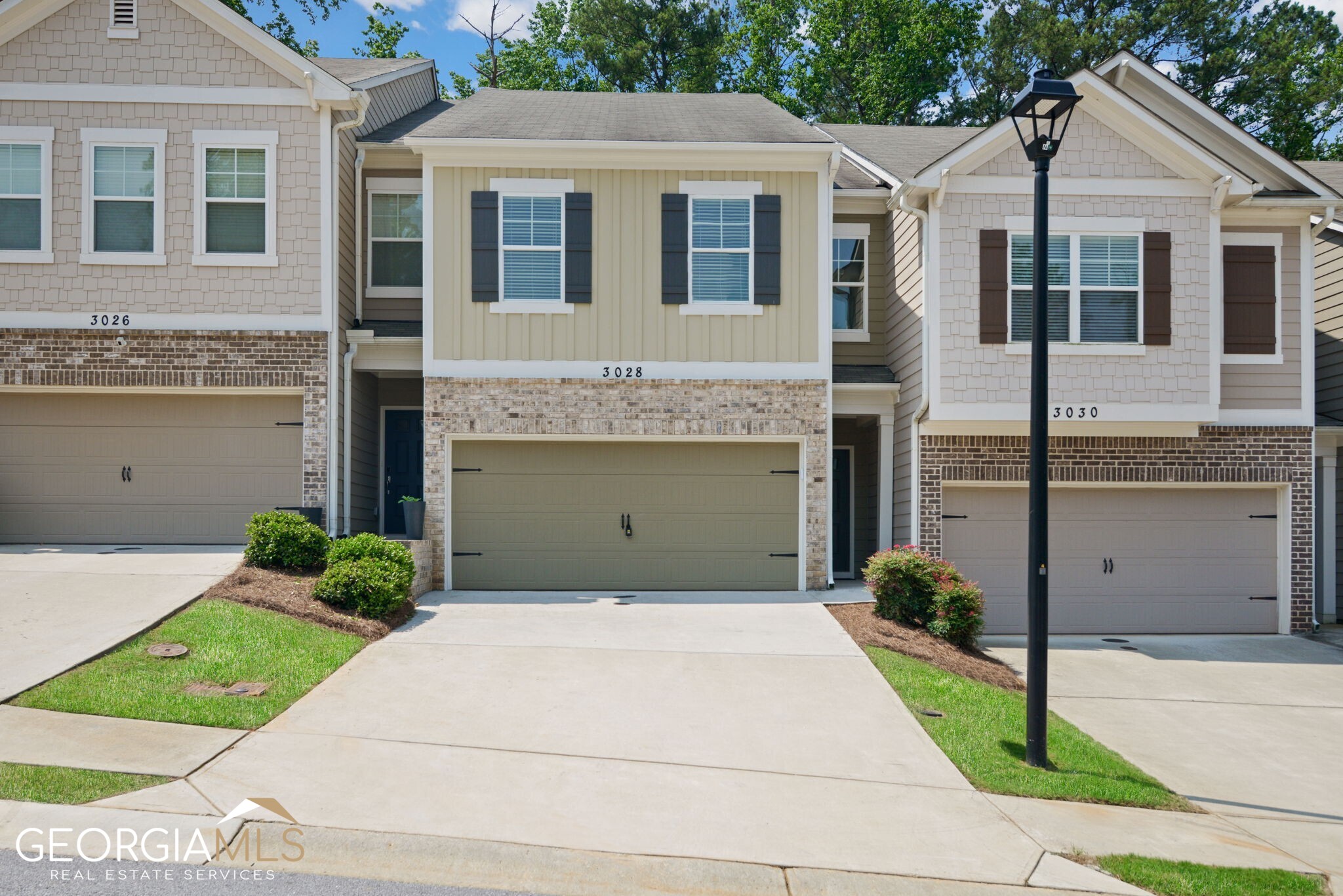 This gorgeous three-bedroom, two-and-a-half-bath home is sure to impress. The open kitchen features granite countertops, stainless steel appliances, and plenty of cabinet space, while the 10+ ceilings throughout further elevate the experience. There is a spacious fireside family room overlooking a tranquil patio. The master bedroom is spacious and features trey ceilings, a double vanity, a garden tub, a separate shower, and a large walk-in, custom closet. No need to look any further - this home is an ideal entertainment space that you won't want to miss.
