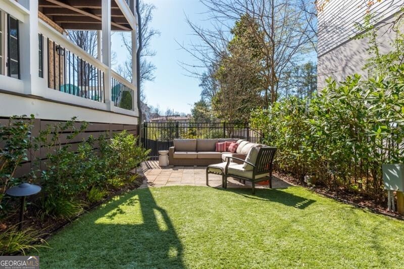 Rowes Downtown - Residential