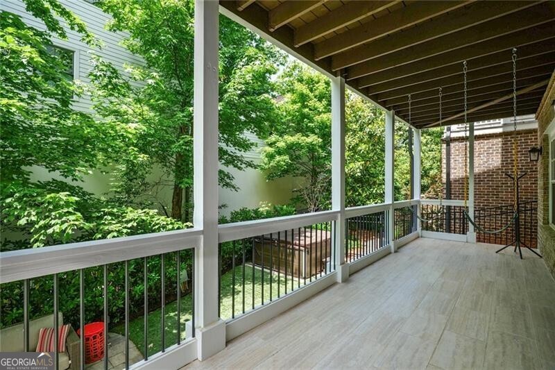 Rowes Downtown - Residential