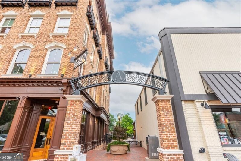 Rowes Downtown - Residential