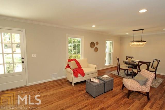 Pioneer Woods - Residential