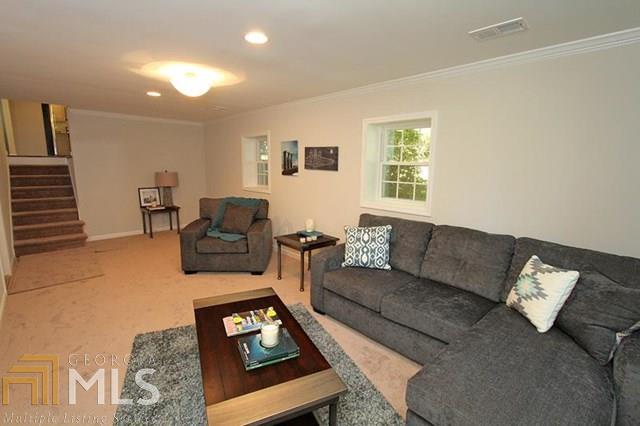 Pioneer Woods - Residential