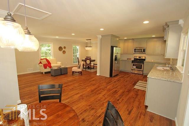 Pioneer Woods - Residential