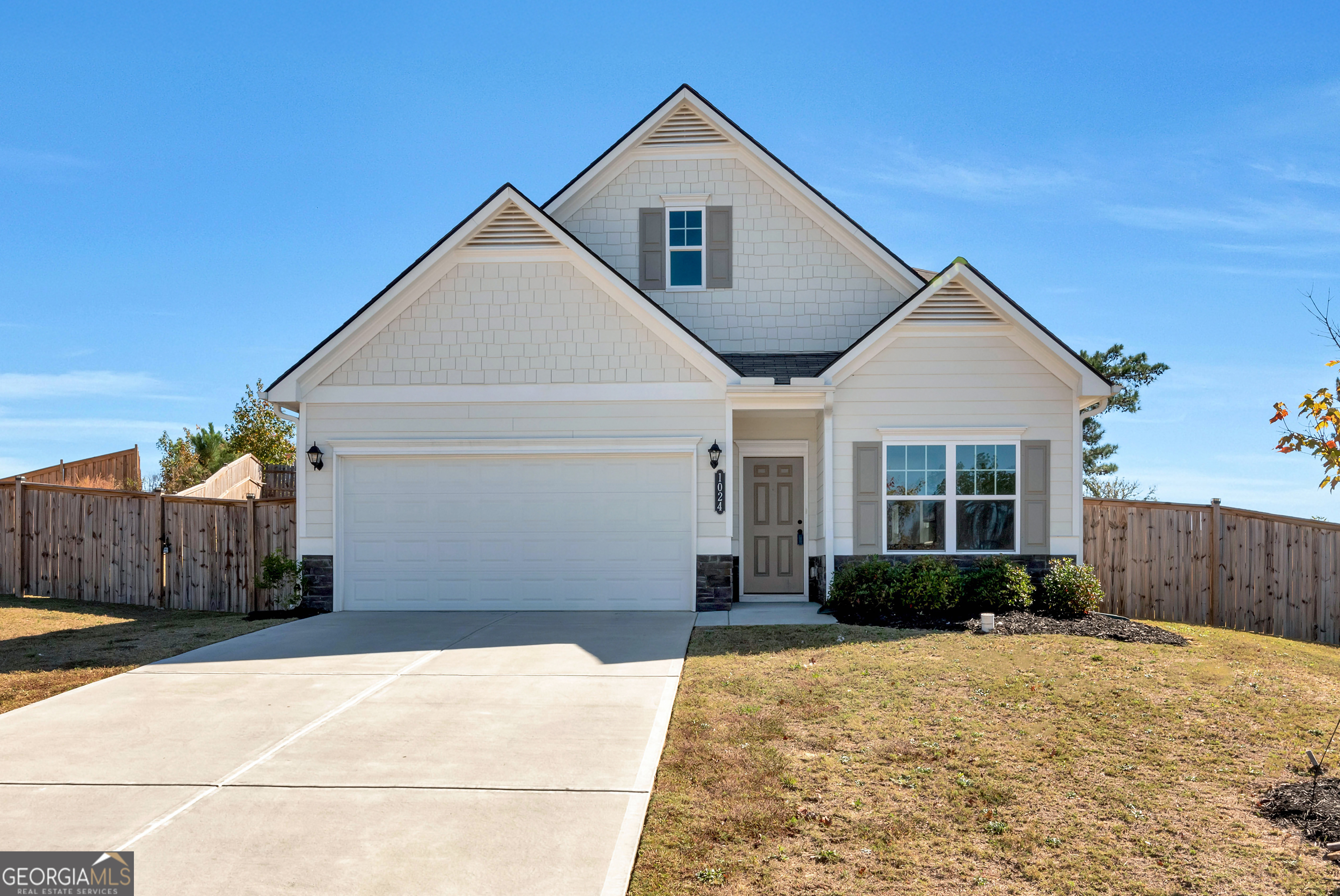 Photo 1 of 52 — 1024 Lyndhurst LN, Bethlehem, GA 30620
