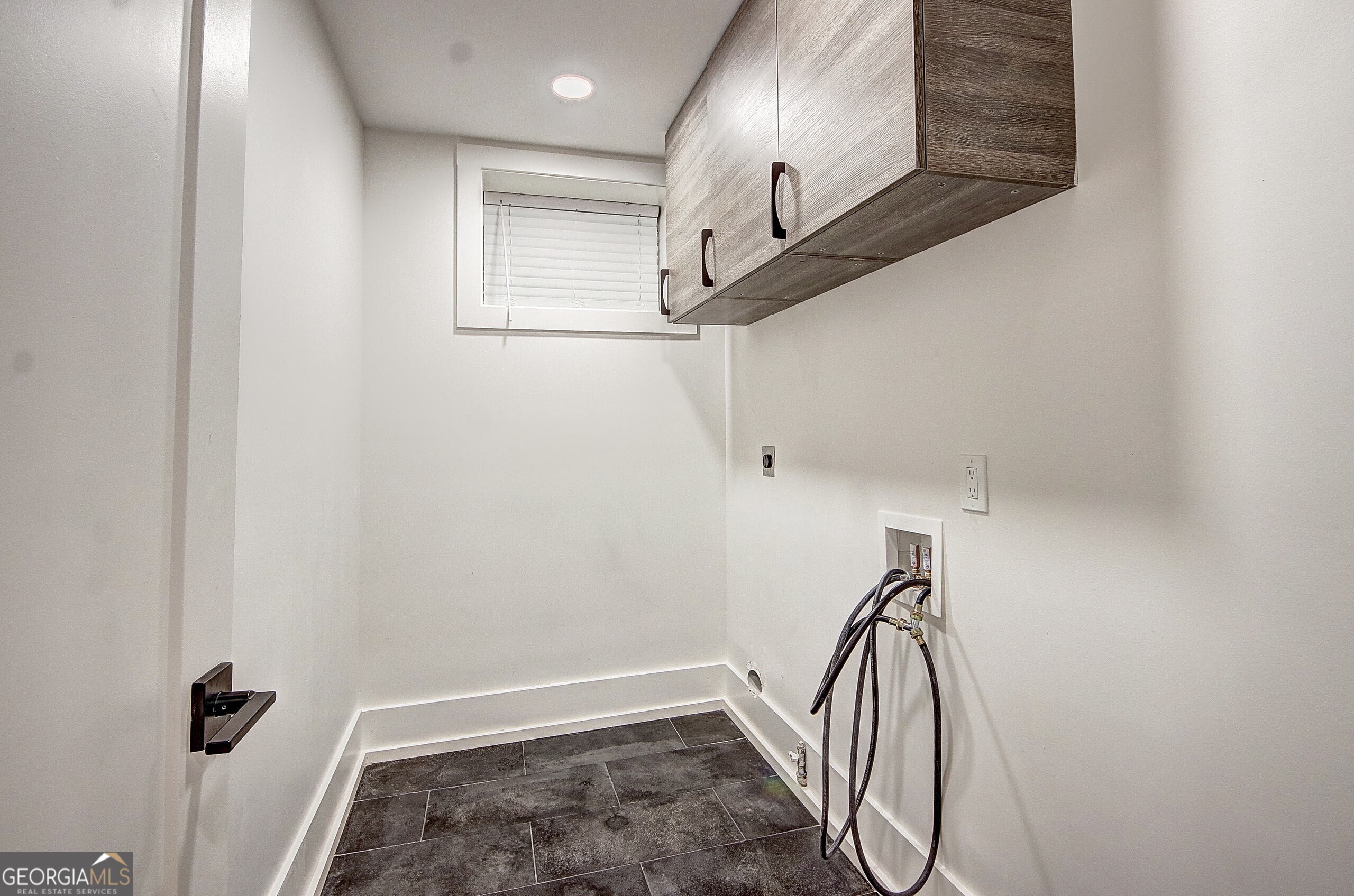 Atlanta, Georgia 30311, United States, 1 Bedroom Bedrooms, ,1 BathroomBathrooms,Residential,Pending,27498