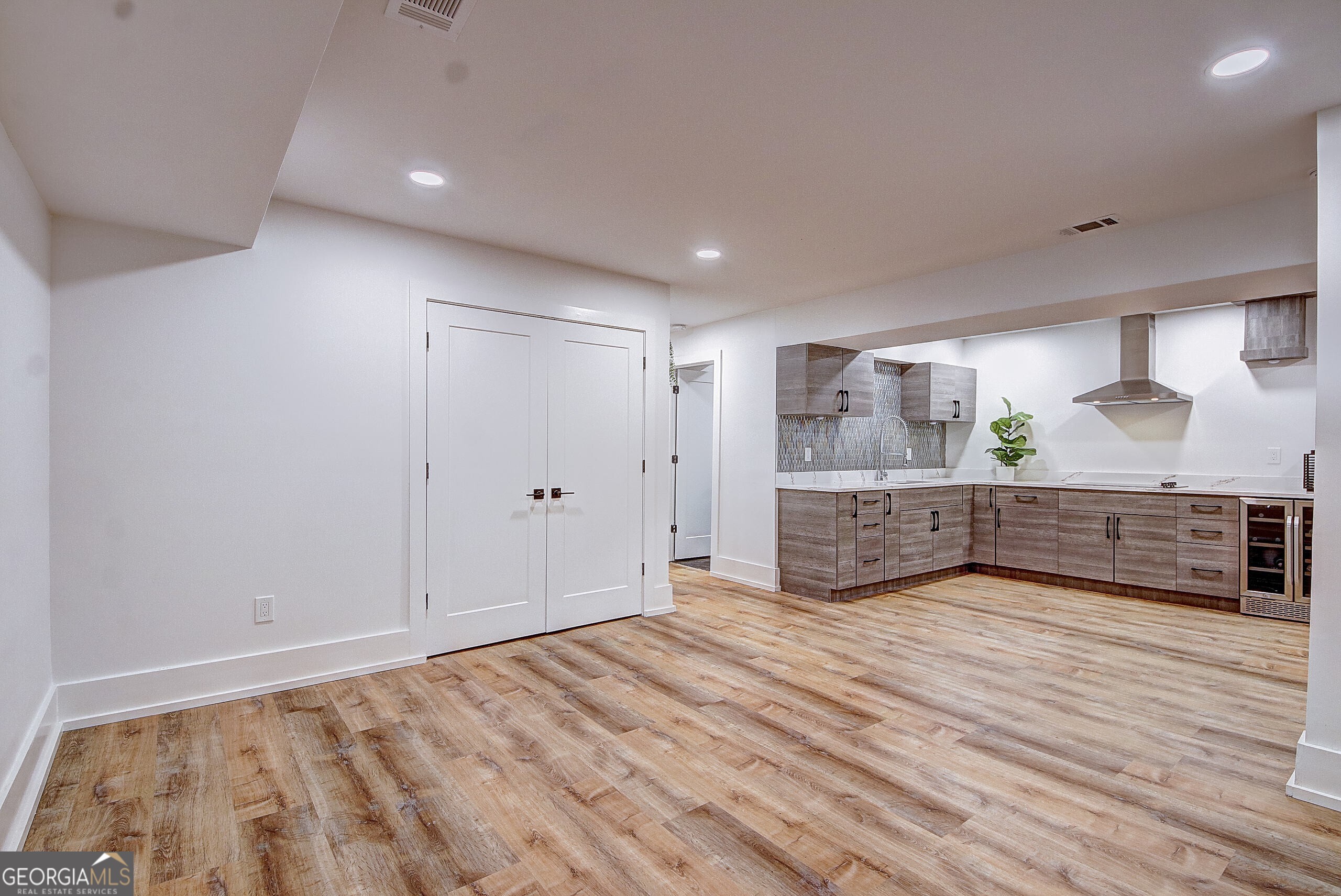 Atlanta, Georgia 30311, United States, 1 Bedroom Bedrooms, ,1 BathroomBathrooms,Residential,Pending,27498