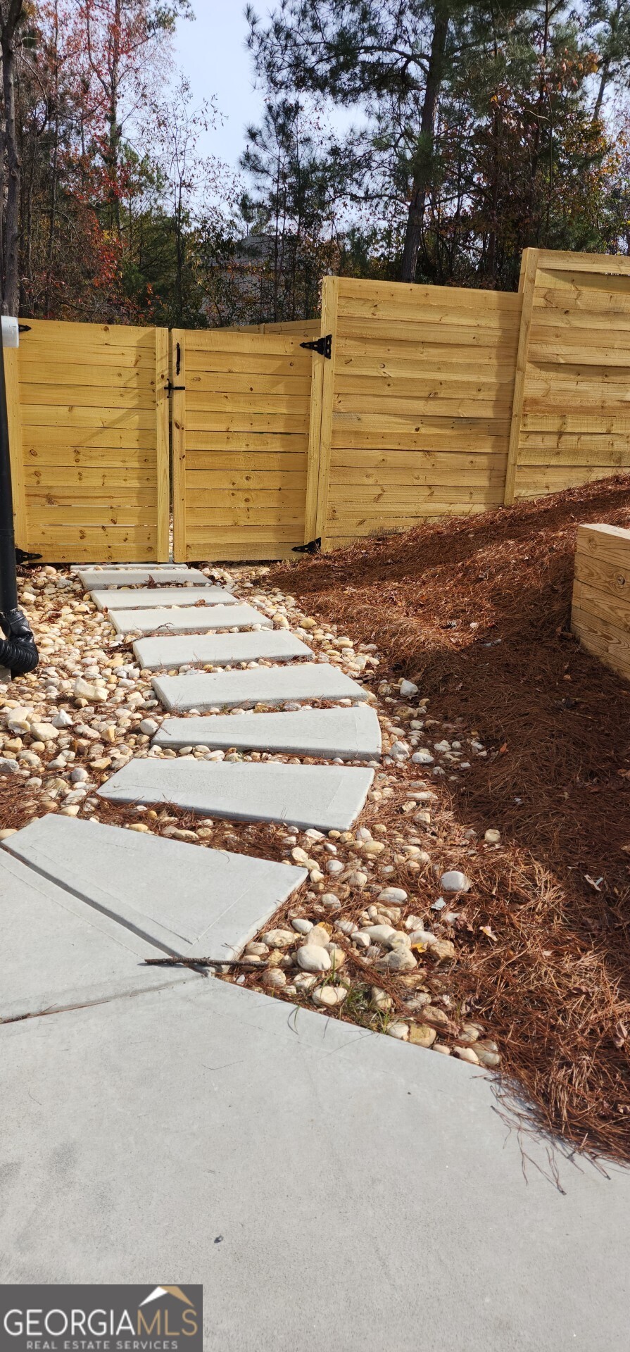 Atlanta, Georgia 30311, United States, 1 Bedroom Bedrooms, ,1 BathroomBathrooms,Residential,Pending,27498