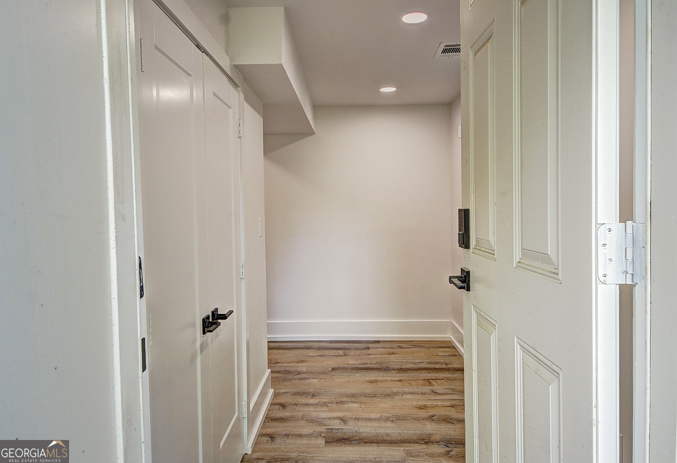 Atlanta, Georgia 30311, United States, 1 Bedroom Bedrooms, ,1 BathroomBathrooms,Residential,Pending,27498