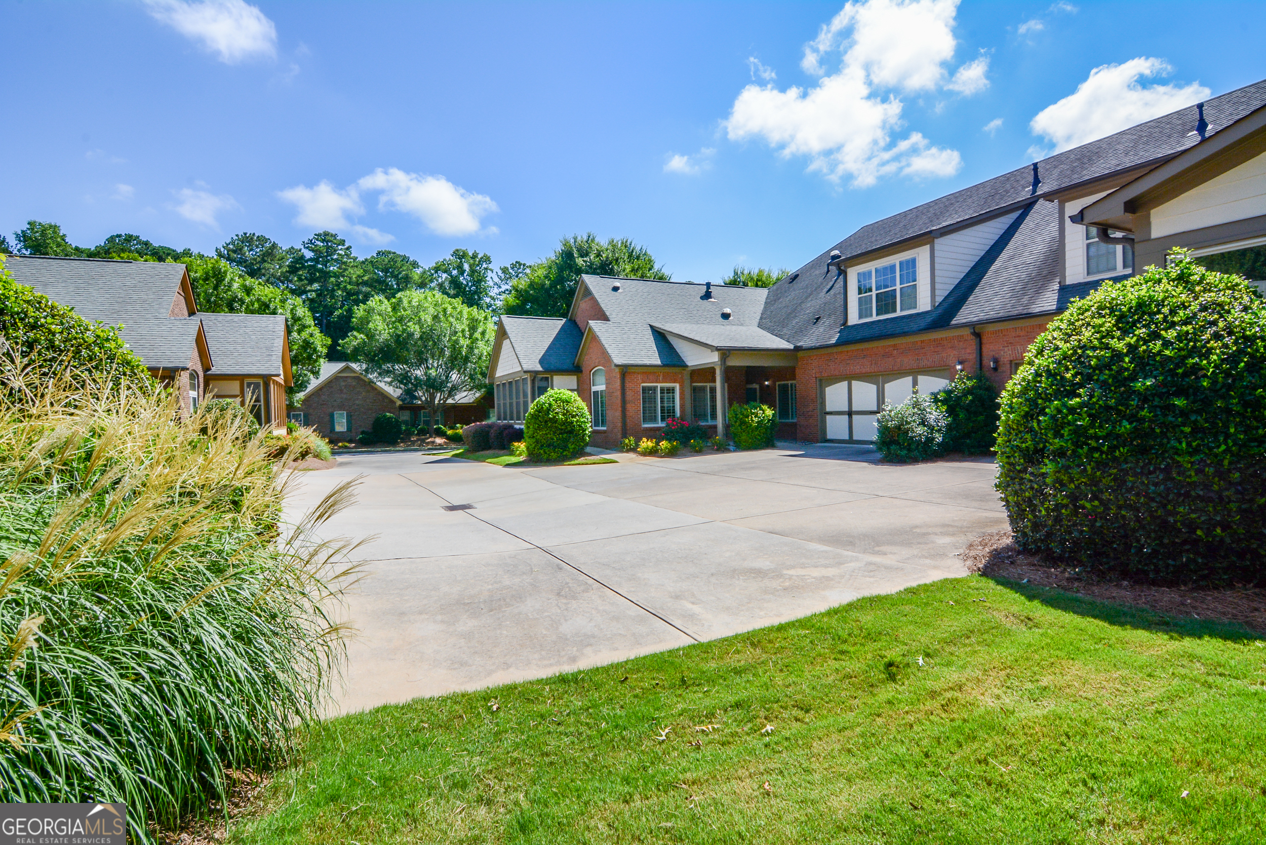 120 CHASTAIN RD 202