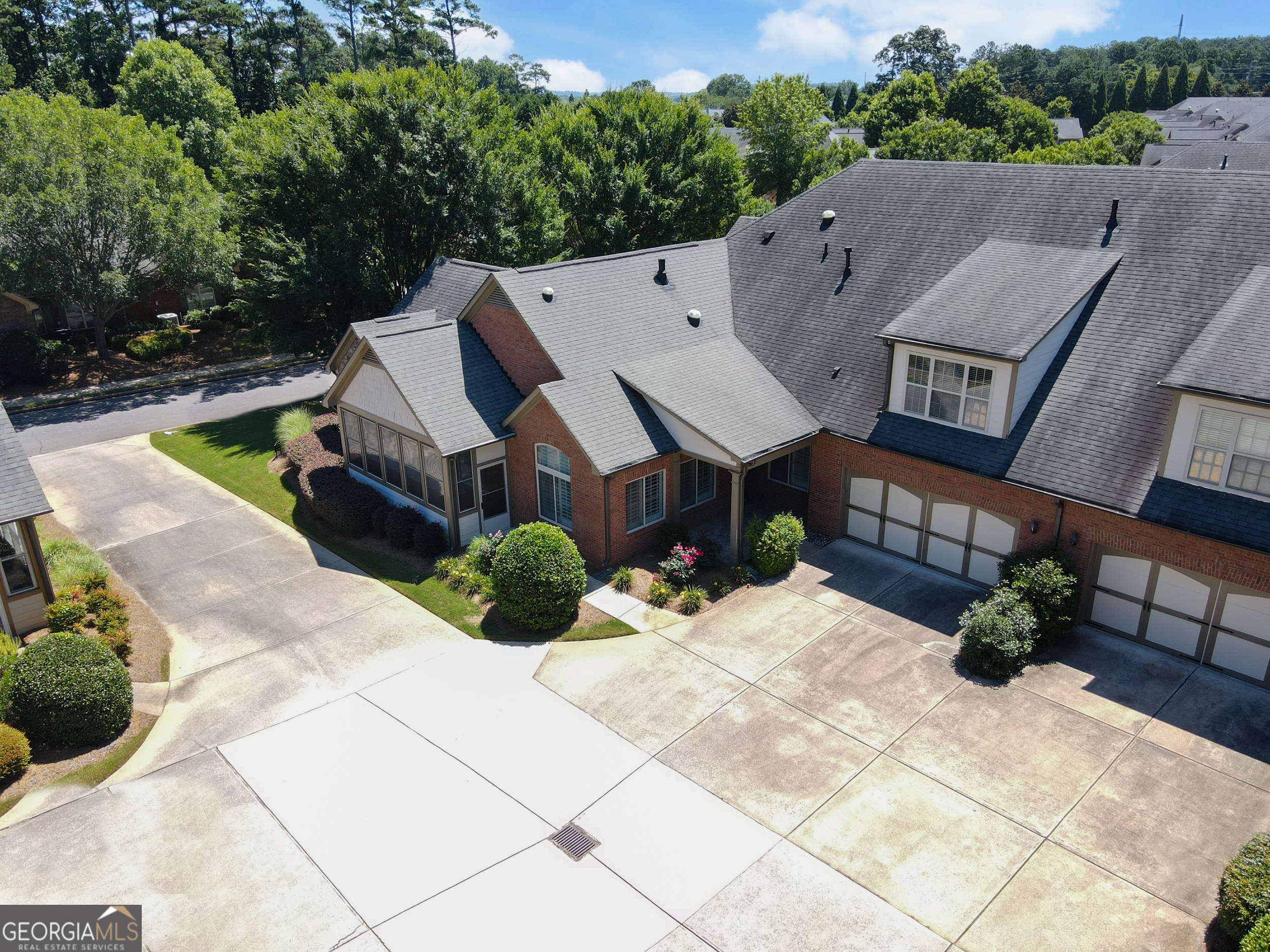 120 CHASTAIN RD 202