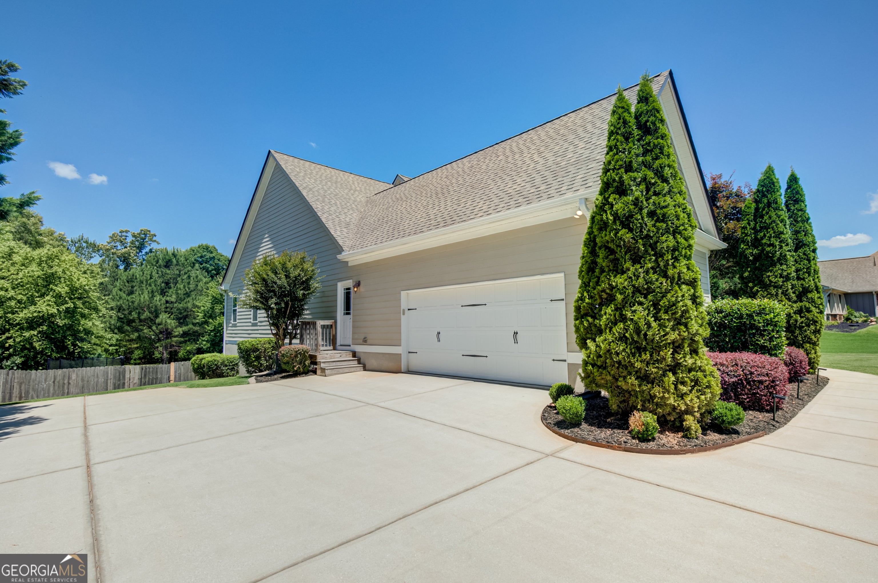 221 Chasewood LN