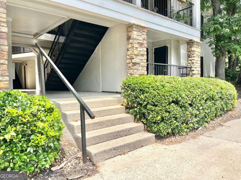 Photo of 1150 Collier Road NW #2J, Atlanta, GA 30318 (MLS # 10613207)